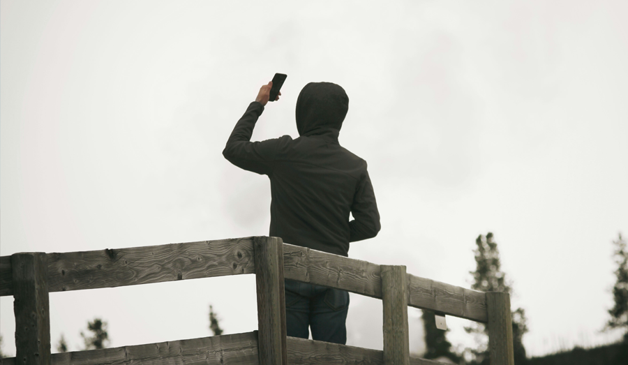 alberto simoncini hombres una vida online menoutofthebox