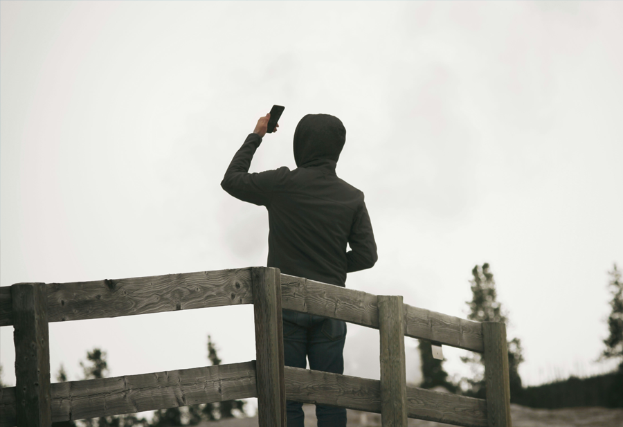 alberto simoncini hombres una vida online menoutofthebox